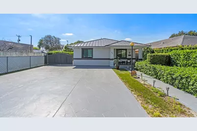 42 W 44th St, Hialeah, FL 33012 - Photo 1