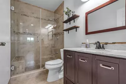 42 W 44th St, Hialeah, FL 33012 - Photo 17