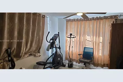 565 NW 54th St, Boca Raton, FL 33487 - Photo 5