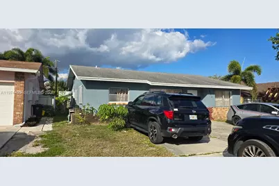 565 NW 54th St, Boca Raton, FL 33487 - Photo 3