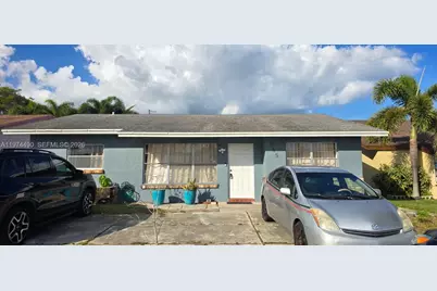 565 NW 54th St, Boca Raton, FL 33487 - Photo 1