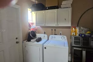 565 NW 54th St, Boca Raton, FL 33487 - Photo 9