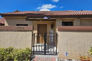 17914 NW 66th Ct Cir, Hialeah, FL 33015 - Photo 3