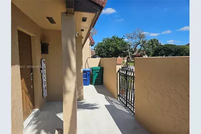 17914 NW 66th Ct Cir, Hialeah, FL 33015 - Photo 5