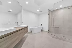 17111 Biscayne Blvd, North Miami Beach, FL 33160 - Photo 25