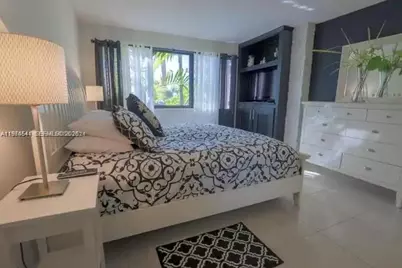 301 Golden Isles Dr #109, Hallandale Beach, FL 33009 - Photo 7