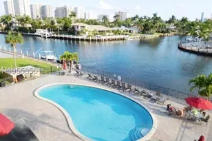 301 Golden Isles Dr, Hallandale Beach, FL 33009 - Photo 13