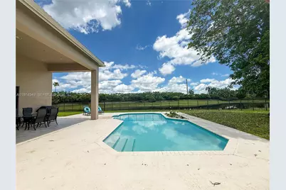 400 Alexandra Cir #0, Weston, FL 33326 - Photo 41