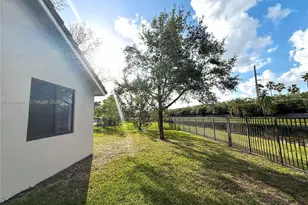 400 Alexandra Cir, Weston, FL 33326 - Photo 85