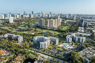 20500 W Country Club Dr, Aventura, FL 33180 - Photo 33