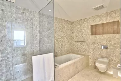 88 SW 7th St #3805, Miami, FL 33130 - Photo 5