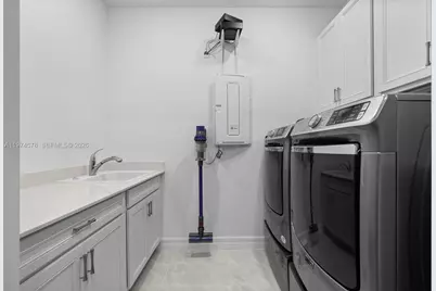 2715 Primrose Pl, Oakland Park, FL 33309 - Photo 27