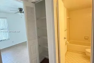 207 Lake Pointe Dr, Oakland Park, FL 33309 - Photo 7