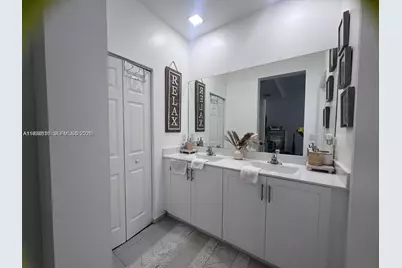 11001 W 33rd Way, Hialeah, FL 33018 - Photo 17