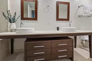 475 Brickell Ave, Miami, FL 33131 - Photo 15