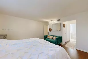 3860 NE 170th St, North Miami Beach, FL 33160 - Photo 13