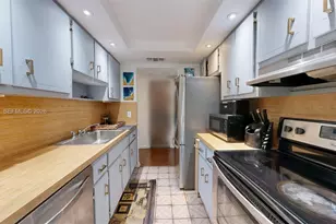 3860 NE 170th St, North Miami Beach, FL 33160 - Photo 15