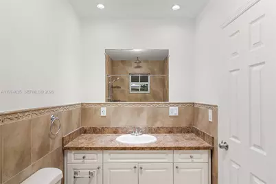 1381 W 63rd St, Hialeah, FL 33012 - Photo 25