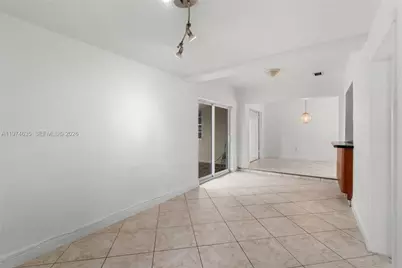 1381 W 63rd St, Hialeah, FL 33012 - Photo 17