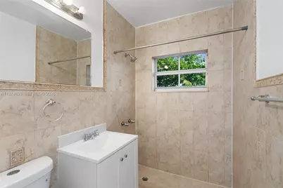 1381 W 63rd St, Hialeah, FL 33012 - Photo 35