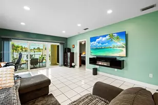 6225 NW 190th Terrace, Hialeah, FL 33015 - Photo 7