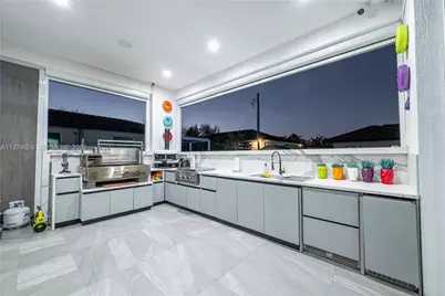 10181 NW 27th St, Doral, FL 33172 - Photo 57