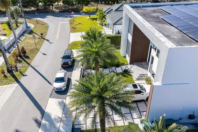 10181 NW 27th St, Doral, FL 33172 - Photo 3