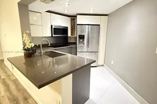 9741 Fontainebleau Blvd, Miami, FL 33172 - Photo 3