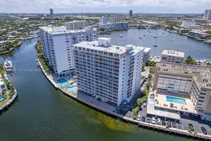 121 Golden Isles Dr, Hallandale Beach, FL 33009 - Photo 33
