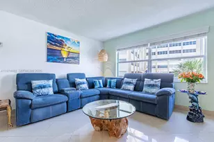 121 Golden Isles Dr, Hallandale Beach, FL 33009 - Photo 7