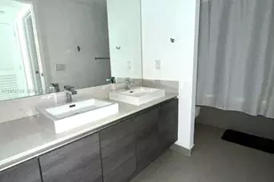 1080 Brickell Ave, Miami, FL 33131 - Photo 17