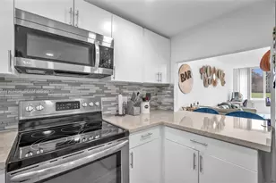 9431 Live Oak Pl, Davie, FL 33324 - Photo 3