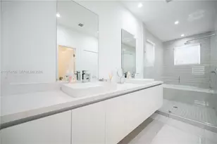 10366 NW 68th Terrace, Doral, FL 33178 - Photo 7