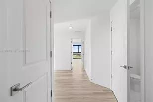 101 Diplomat Pkwy, Hallandale Beach, FL 33009 - Photo 17