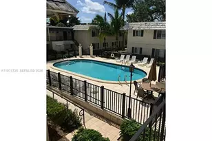 8603 SW 68th Ct, Miami, FL 33143 - Photo 11