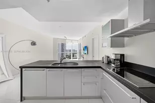 18201 Collins Ave, Sunny Isles Beach, FL 33160 - Photo 21