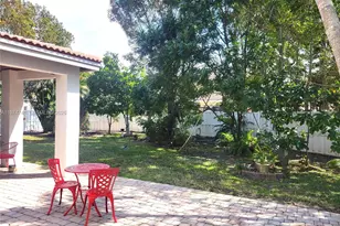 723 Juniper Ln, Weston, FL 33327 - Photo 23