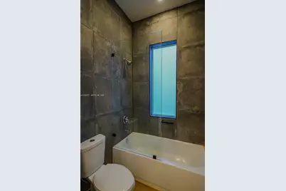 112 NW 24th Ct, Miami, FL 33125 - Photo 17