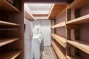 480 NE 109th St, Miami, FL 33161 - Photo 17