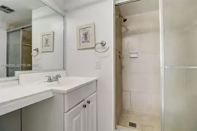 9001 Sunrise Lakes Blvd #109, Sunrise, FL 33322 - Photo 9