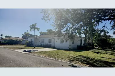 11220 NE 11th Pl #11220, Biscayne Park, FL 33161 - Photo 1