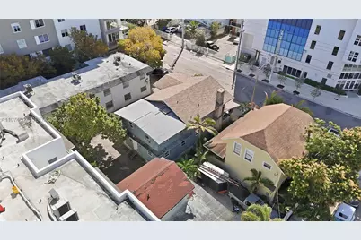 667 NW 1st St, Miami, FL 33128 - Photo 11