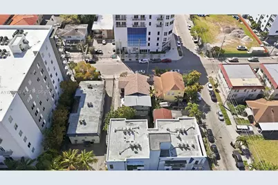 667 NW 1st St, Miami, FL 33128 - Photo 15