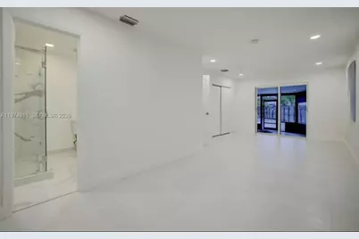 1101 NW 14th Ct, Fort Lauderdale, FL 33311 - Photo 13