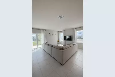 1081 NW 5th St, Florida City, FL 33034 - Photo 3