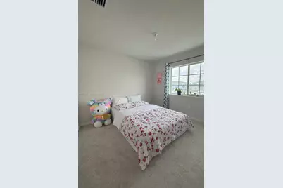 1081 NW 5th St, Florida City, FL 33034 - Photo 9
