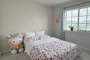 1081 NW 5th St, Florida City, FL 33034 - Photo 9