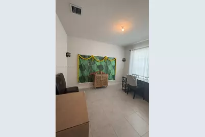 1081 NW 5th St, Florida City, FL 33034 - Photo 5