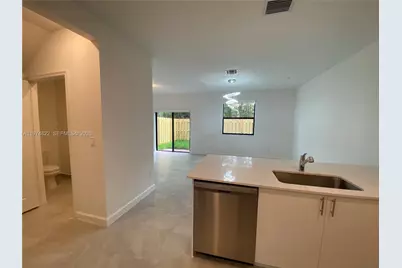 211 SW 159th Ter, Pembroke Pines, FL 33027 - Photo 5