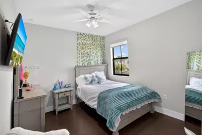 3542 W 93rd Pl, Hialeah, FL 33018 - Photo 47